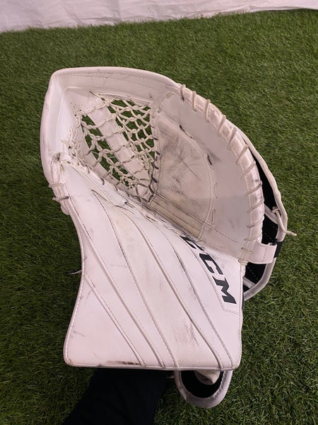 CCM Extreme Flex 5.9 Goalie Glove | Senior Regular