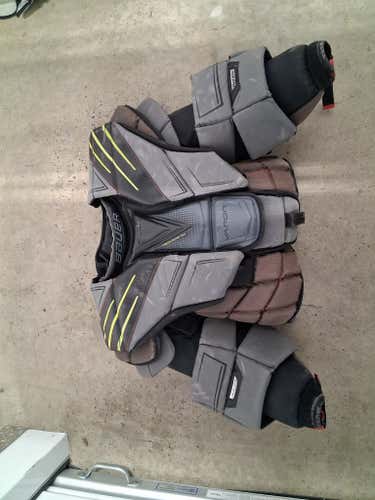 Small 2021 Bauer Hyperlite Goalie Chest Protector (Used)