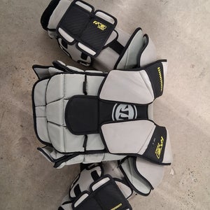 Small 2021 Warrior RX3 PRO Goalie Chest Protector Pro Stock (Used)