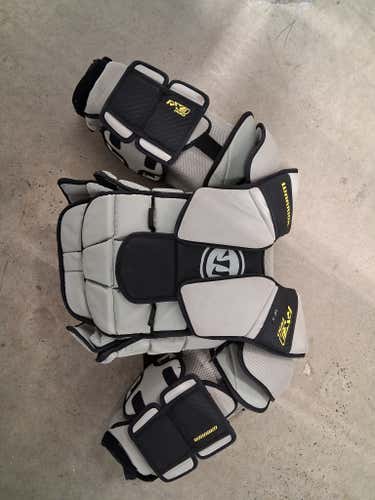 Small 2021 Warrior RX3 PRO Goalie Chest Protector Pro Stock (Used)