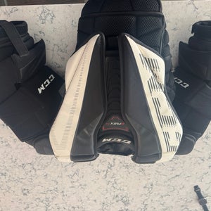 Small CCM EFlex 5.9 Goalie Chest Protector (Used)