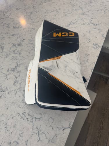 28" CCM Axis 2.5 Regular Goalie Full Set (Used)