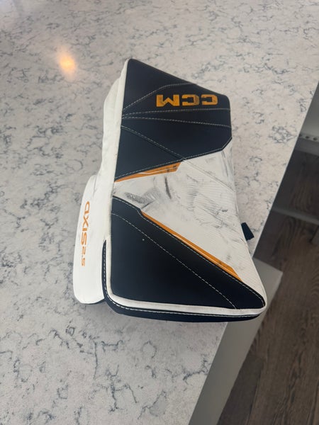 28" CCM Axis 2.5 Regular Goalie Full Set (Used)