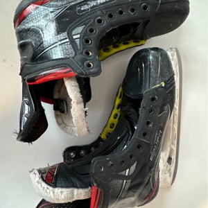 2019 Bauer Vapor 2X Hockey Skates Regular Width Size 5.5 (Used)