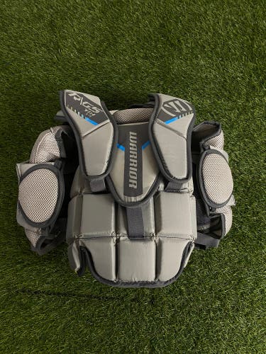 Youth Small / Medium Warrior Ritual G5 Goalie Chest Protector (New)