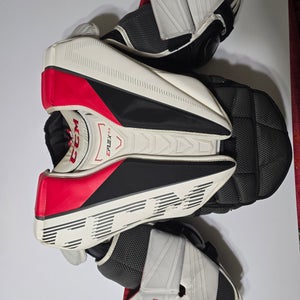 Small CCM EFlex 5.9 Goalie Chest Protector (Used)