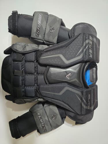 Small Bauer Elite Goalie Chest Protector (Used)