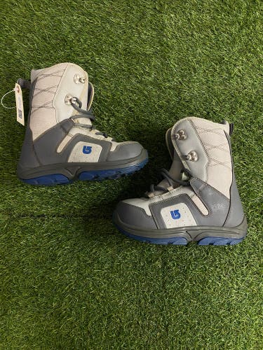 Kid's 6Y  Burton Moto Snowboard Boots (Used)