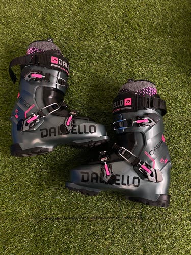 Mondo 25 & 25.5 Women's Dalbello Cabrio LV 115 W Ski Boots Medium Flex (New)