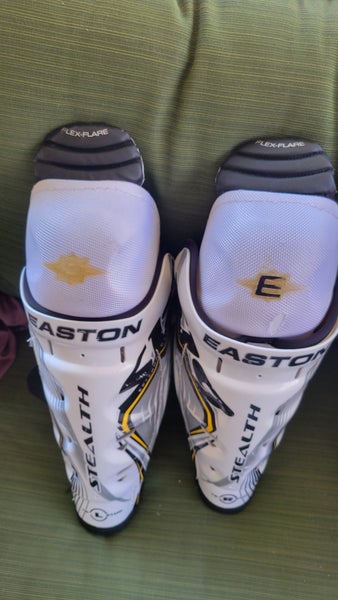Senior Easton Stealth 16" Hockey Shin Pads (Used)