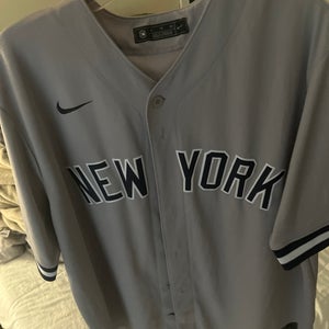 Gray XL Men's Nike Swingman Jersey (Used)