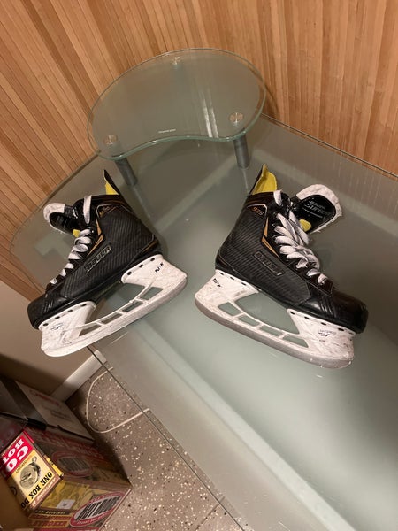2018 Bauer Supreme S25 Hockey Skates Size 4 (Used)