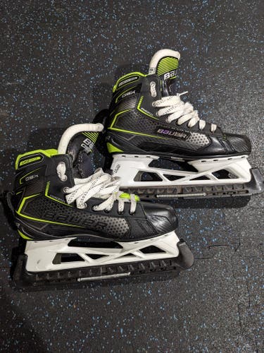 Like New Bauer GSX Extra Wide 8.5