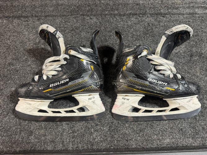 2022 Bauer Supreme M5 Pro Hockey Skates Size 4.5 (Used)