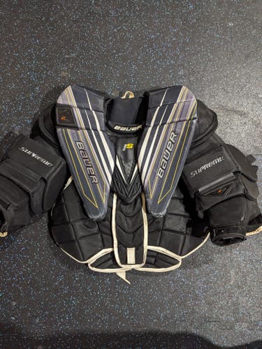 Bauer Supreme 1S Medium Goalie Chest Protector