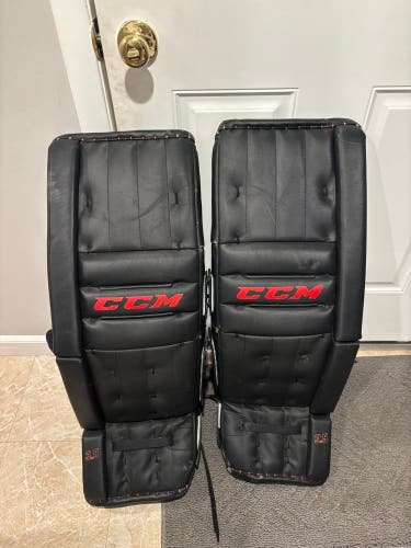 34" CCM Extreme Flex 3.9 Goalie Leg Pads (Used)