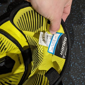 Like New Bauer S18 Goalie Senior Knee Guards