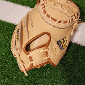 2025 Wilson RH Catcher's A2000 Baseball Glove 33" (New)