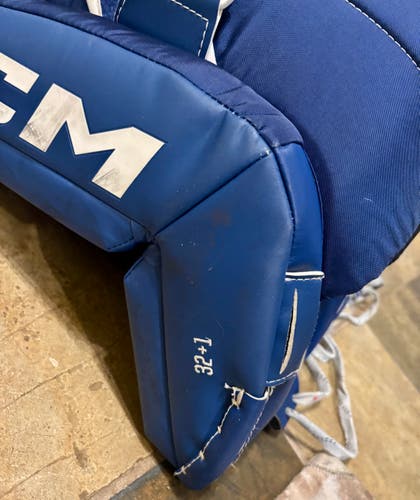 32" 2023 CCM EFlex 6.9 Goalie Leg Pads (Used)