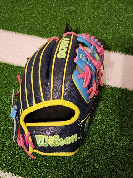 2025 Wilson RH Infield A2000 Baseball Glove 11.5" (New)