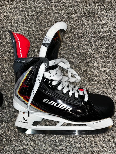 2025 Bauer Vapor Flypro Hockey Skates 9 (Used)