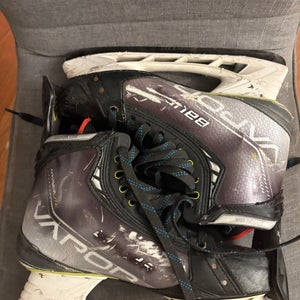 2021 Bauer Vapor Hyperlite Hockey Skates 12 (Used)