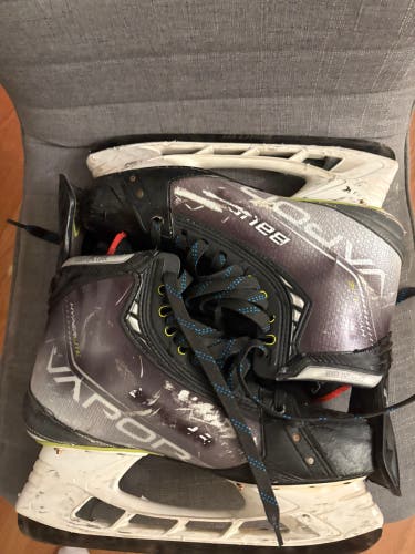 2021 Bauer Vapor Hyperlite Hockey Skates 12 (Used)