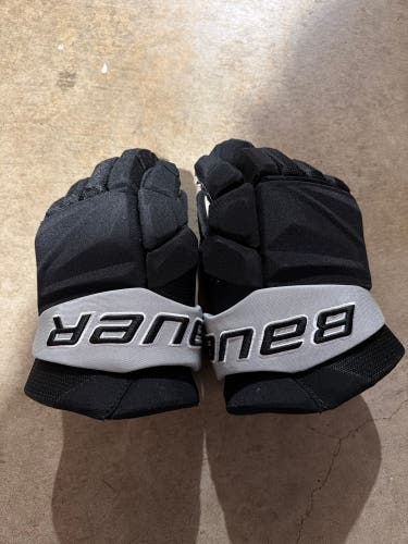 Bauer Vapor Hyperlite Gloves 14" Pro Stock (Used)
