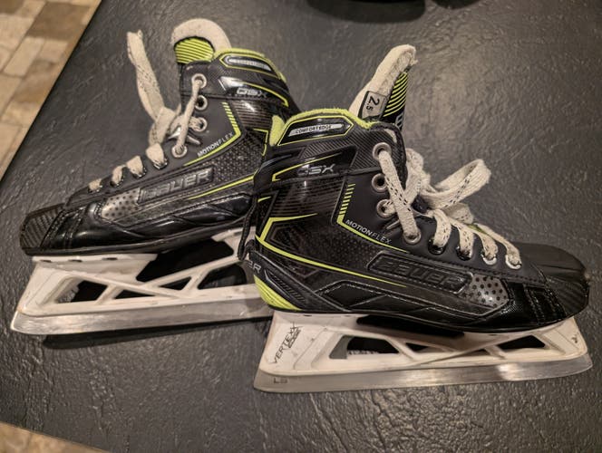 Bauer GSX Hockey Goalie Skates Size 2.5 (Used)