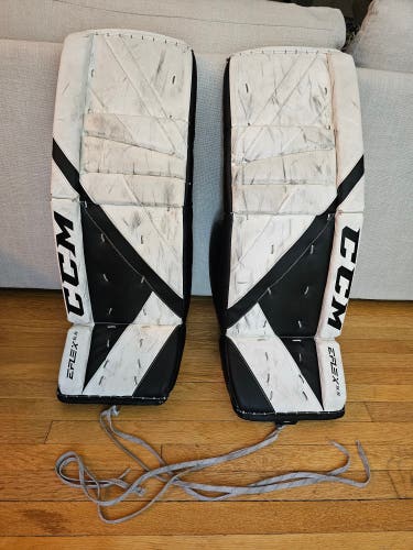 34" CCM Extreme Flex 5.5 Goalie Leg Pads (Used)