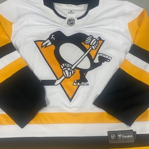 Pittsburgh Penguins mens large Jersey (New)