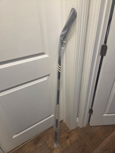 Shift Youth Right Handed Hockey Stick P92 30 Flex (New)