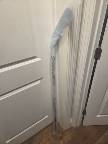 Shift Youth Right Handed Hockey Stick P92 30 Flex (New)