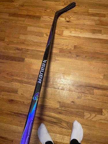 Senior Bauer Vapor FlyLite Right Handed Hockey Stick P92 77 Flex (Used)