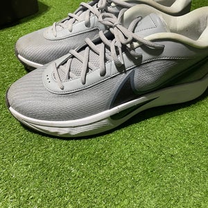 Men's Size M 10.0 (W 11.0) Nike Shoes (Used)