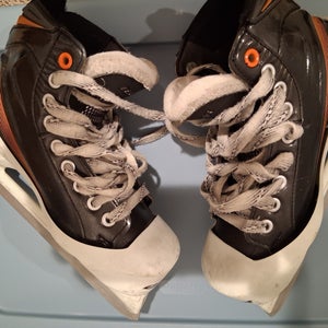 Bauer Pro Hockey Goalie Skates Regular Width Size 4 (Used)
