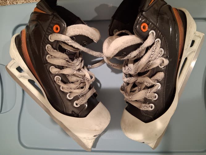 Bauer Pro Hockey Goalie Skates Regular Width Size 4 (Used)