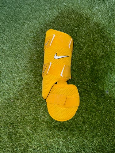 Yellow Nike Leg Guard Right Handed Hitter Baseball Batters Protection