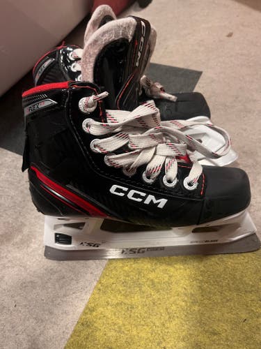 2023 CCM EFlex 6.5 Hockey Goalie Skates Regular Width (Used)