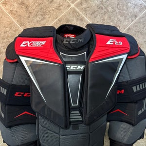 Medium CCM EFlex 2.9 Goalie Chest Protector (Used)