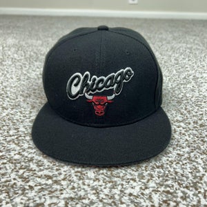 Chicago Bulls Hat Cap Snap Back Mens One Size Black NBA Basketball Logo Sports
