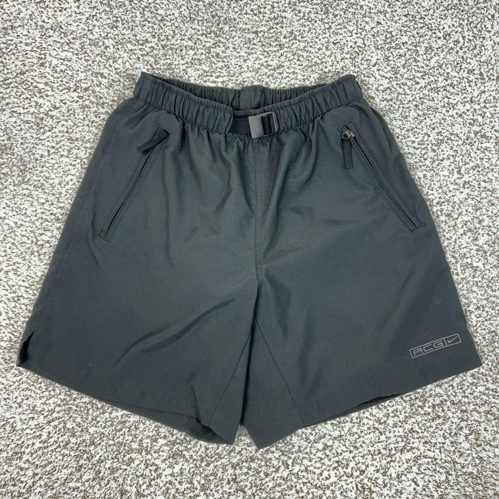 nike shorts with zip pockets mens