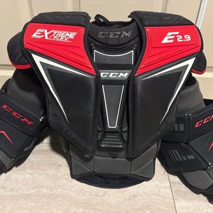 Small CCM EFlex 2.9 Goalie Chest Protector (Used)
