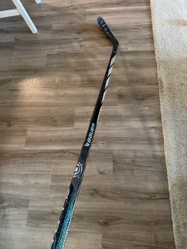Senior Bauer Proto-R Left Hand Hockey Stick Mid Pattern 82 Flex Pro Stock (Used)