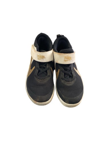 nike cornerstone baseball shoes