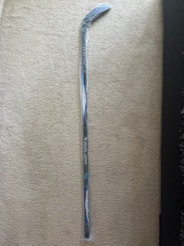 Senior Bauer Vapor FlyLite Left Hand Hockey Stick P28 87 Flex (New)