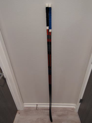 2 pack Intermediate Warrior Covert QRE Super Light Right Handed Hockey Stick P28 70 Flex (Used)