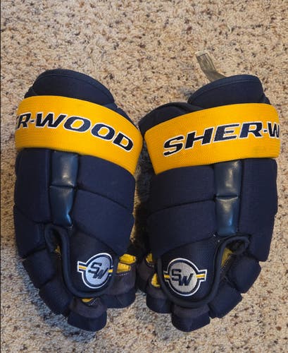 Sher-Wood BPM 120 Gloves 14" (Used)