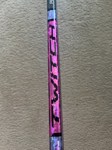 Intermediate Bauer Twitch Right Handed Hockey Stick P92 65 Flex (New)