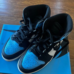 Men's Size M 8.5 (W 9.5) Air Jordan Shoes (Used)